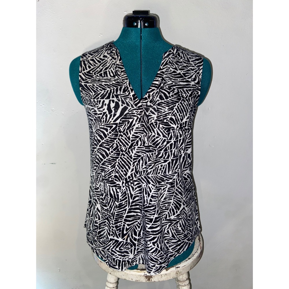 Liz Claiborne Classic Boho Chintz Chic Black White Leaf Print V-Neck Tank Blouse